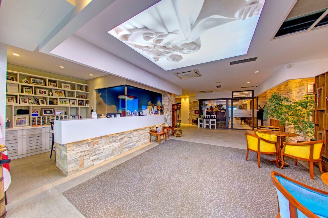 Hotel Villa Regina Medjugorje Exterior photo